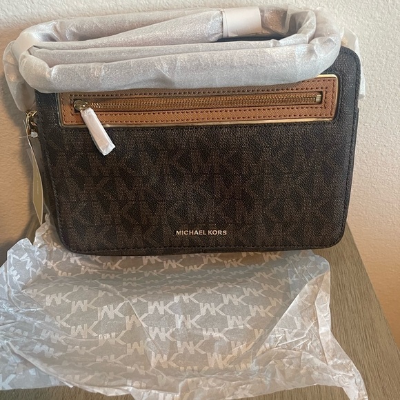 NWT Micheal Kors Frame Out Brown Crossbody, Large - Picture 5 of 8